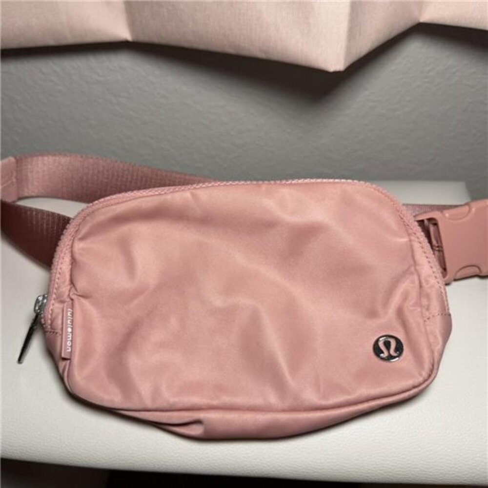 lululemon everywhere belt bag & Crossbody bag NWT